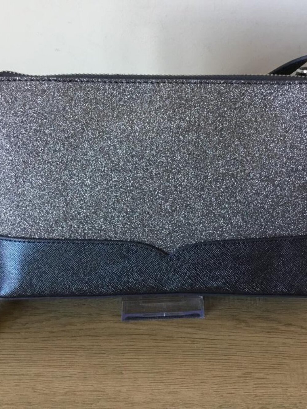 Kate Spade New York Lola Shimmering Glitter, Textured Leather Crossbody Bag NWOT - Picture 3 of 7
